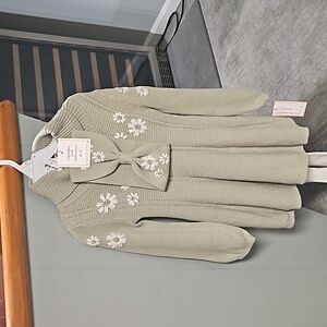 Turtleneck sweater dress with matching leggings. Size 3t girls. Lime green.